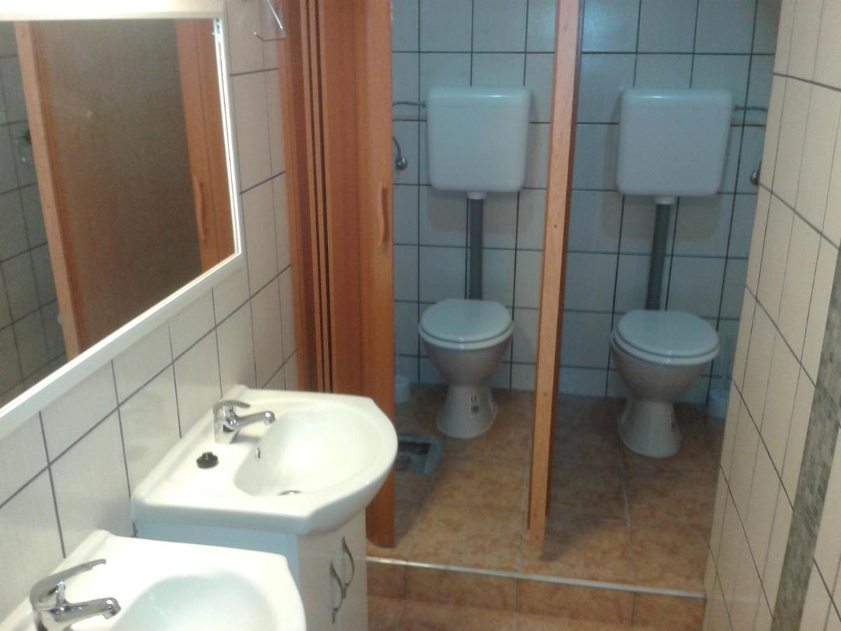 Hostel Maros Győr Exterior foto