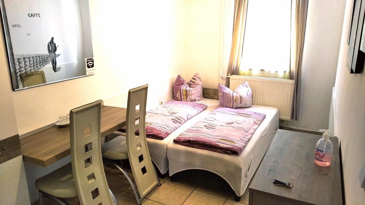 Hostel Maros Győr Exterior foto